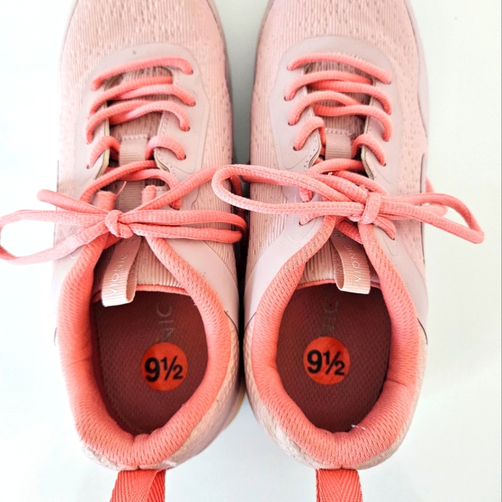 Euc Vionic Active Training Sneakers - image 7